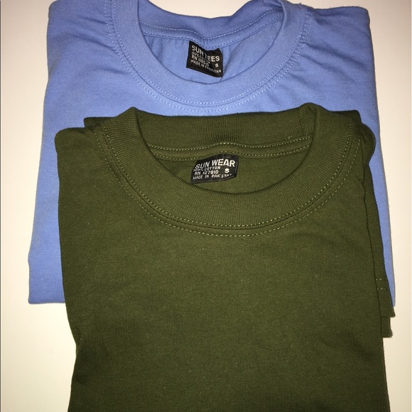 2 T-Shirts - Picture 9 of 10